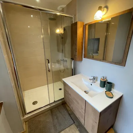 Aux Portes Du Mont Anis Le Puy-en-Velay Chambre photo