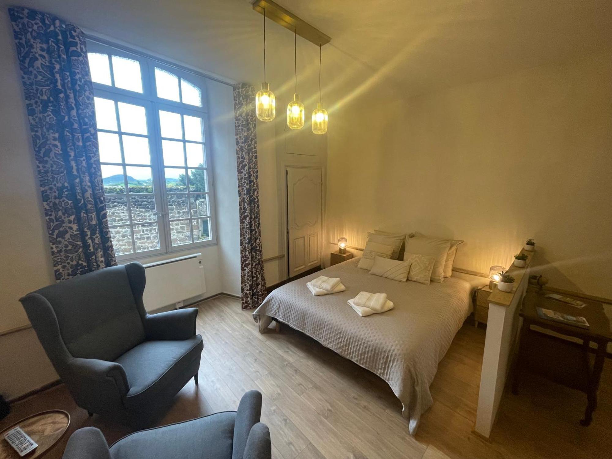 Aux Portes Du Mont Anis Appartement