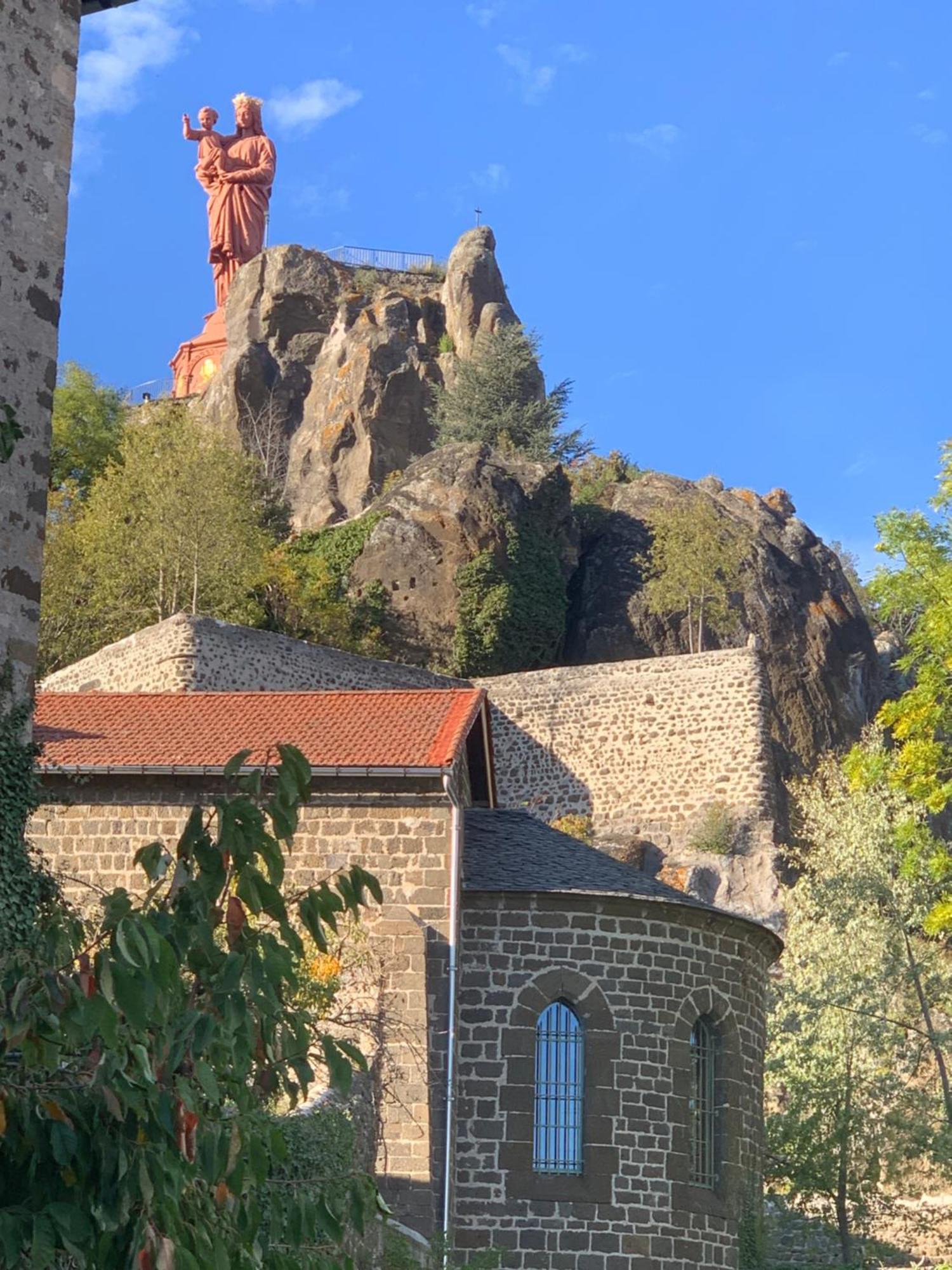Aux Portes Du Mont Anis *